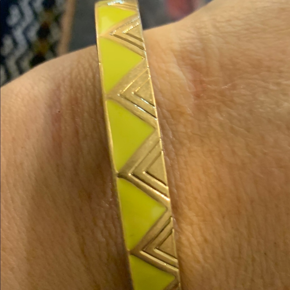 Gold tone bracelet